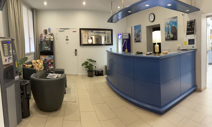 Saint-Fargeau Hotel | Hipotel Lilas Gambetta
