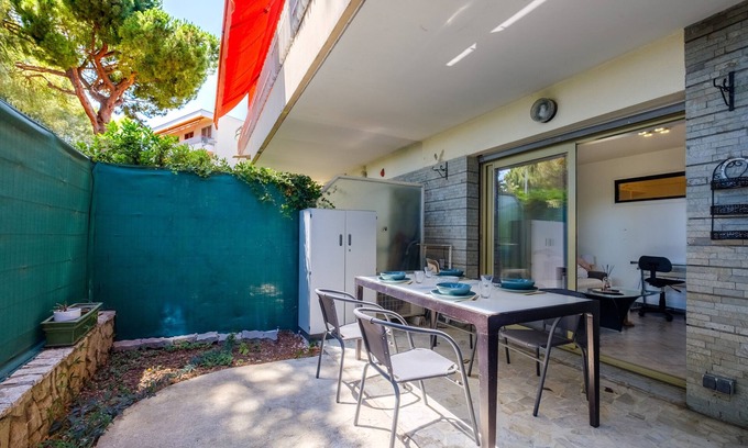 Cros-de-Cagnes Apartment | Hippodrome Apartment - 2 Rooms Near Beaches with Private Terrace, Wi-Fi and Air Conditioning