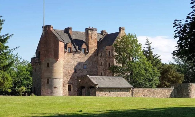 Cupar Other | Historic 6-Bedrooms Castle Retreat