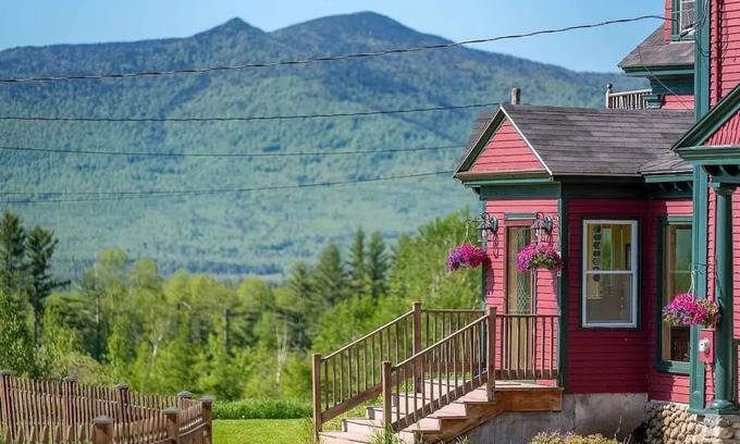 Jefferson House | Historic 7BR/7BA White Mountains Estate – Spacious Retreat