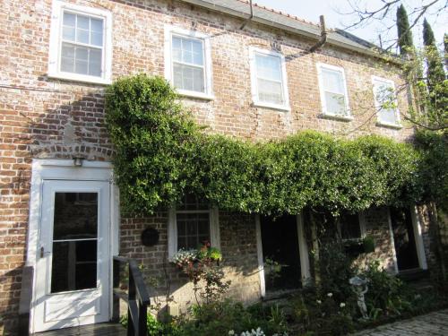 South of Broad Bed & Breakfast | Historic 86 Church Street