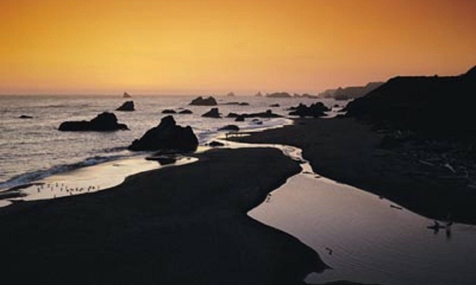 Agate Beach Resort | Historic Bay, restaurants, galleries and shops!