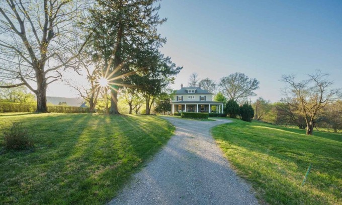 Bluemont House | Historic Bluemont Belle Estate