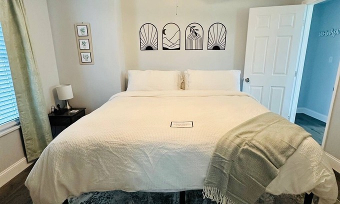 Dixieland Apartment | Historic Carriage House Apt - 2 BR-2BA