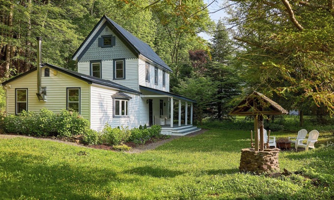 Fleischmanns House | Historic Catskills Farmhouse Cottage by Belleayre