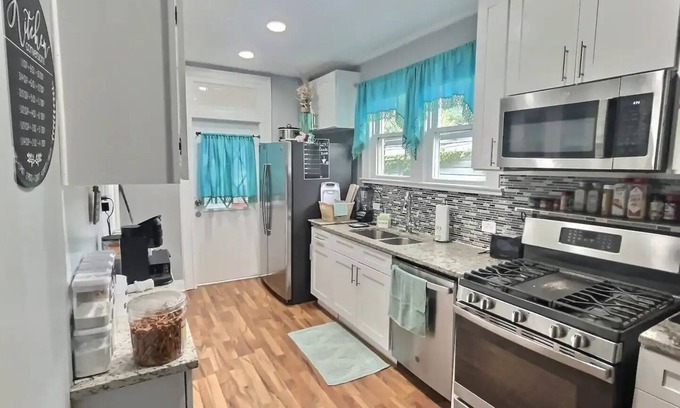 Washington Heights House | Historic Chicago -Style Bungalownn