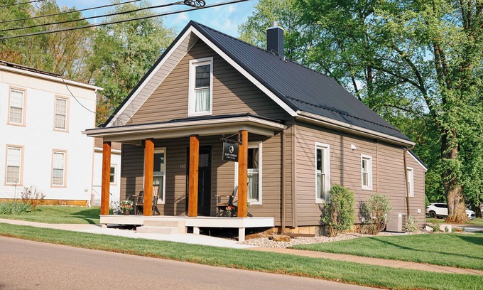 Fredericksburg Cottage | Historic Cottage in the Heart of Amish Country