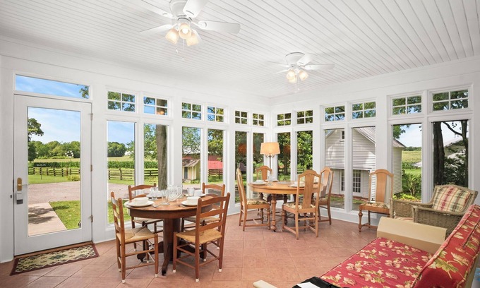 Springfield House | Historic country 5 BR estate in Springfield; near Nashville, Clarksville