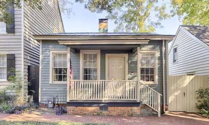 Beach Institute House | Historic District Cottage on East Jones Street!