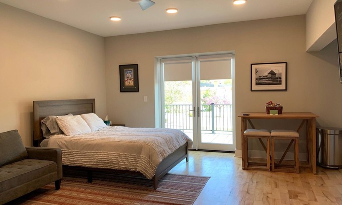 Bristol Apartment | Historic Downtown Bristol Studio - Free Parking - Steps from State Street