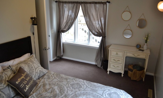 Hudson House | Historic Downtown Hudson Rental