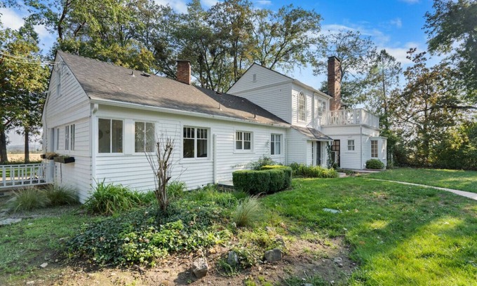 Phoenix House | Historic Farm Estate | Fairytale Haven | Ashland