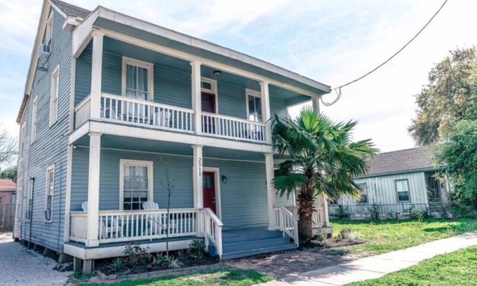 Galveston House | Historic Galveston Homes Near Everything