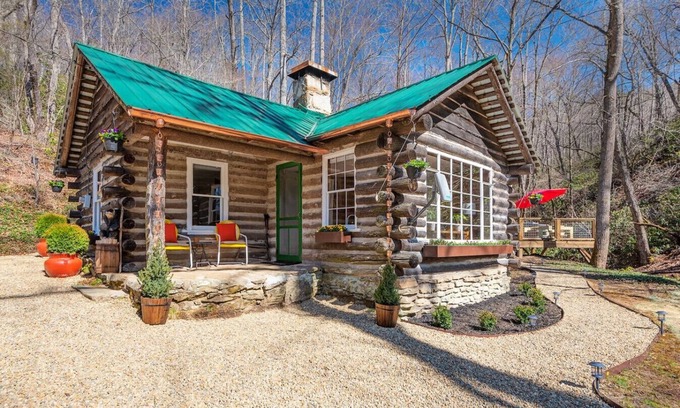 Gerton Cabin | Historic Glenna Cabin