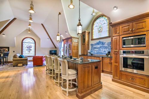 Manhattan House | Historic Guest House on Castle Kimble Estate!