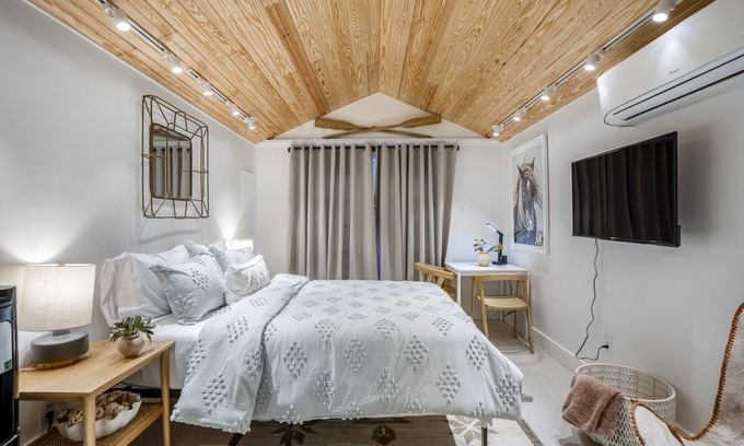 Greater Heights Apartment | Historic Heights Rustic Urban Tiny Cabin