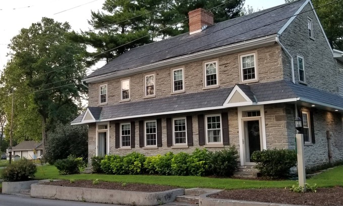 Paradise House | Historic Hideout - Unique Getaway in Amish Country with HOT TUB