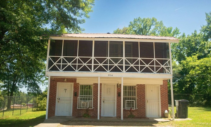 Tuskegee House | HISTORIC HILL APARTMENTS (Duplex)