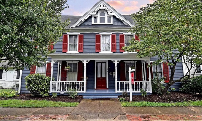Fredericksburg House | Historic Home in old town Fredericksburg