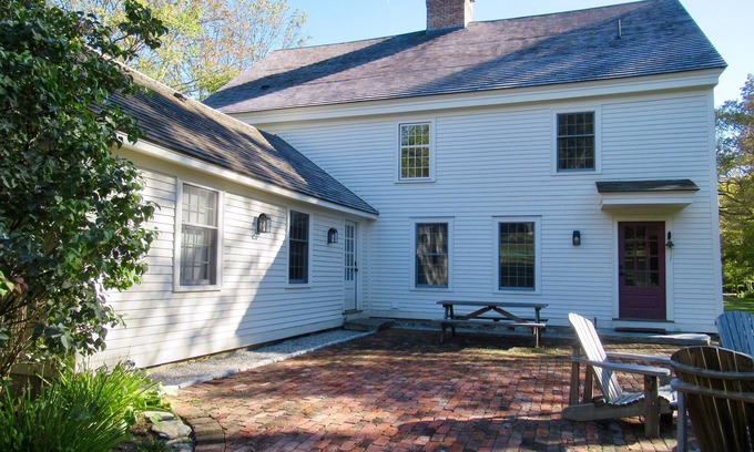Oakdale House | Historic home near New London, Mystic, Old Lyme, Casinos (Mohegan Sun, Foxwoods)