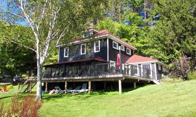 Minett House | Historic Lake Rosseau - Family Friendly