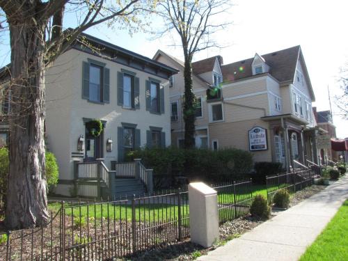 West Central Hotel | Historic LaSalle Downtown