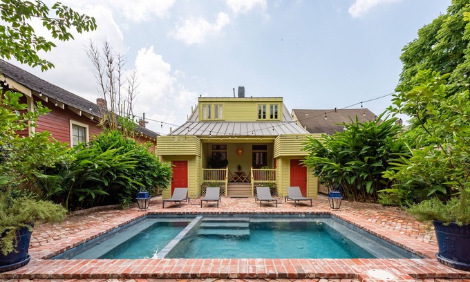 Treme House | ❤️ Historic Luxury Home; King Bed, Heated Pool, Hot Tub, Walk to French Quarter 🏳️‍🌈