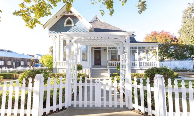 Winters Villa | Historic Luxury Queen Anne Victorian