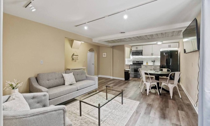 West Central Apartment | Historic Mansion Apt 3 in Downtown - Free Parking!