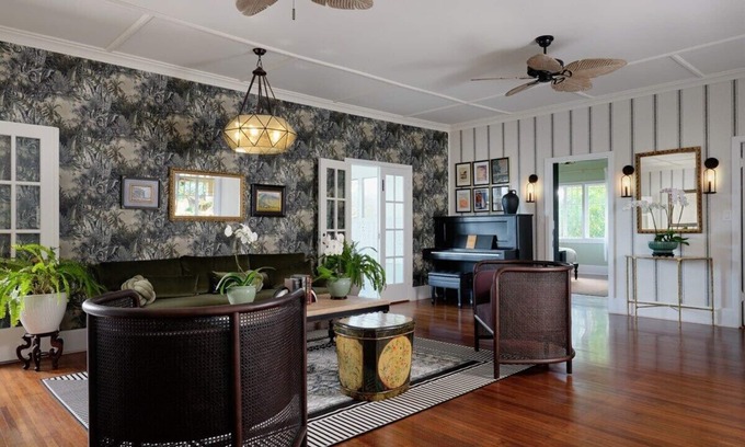Wailuku House | Historic Maui Estate: 10 Suites & Chef Breakfast
