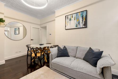Millers Point Apartment | Historic Millers Point Stay 2BR Near Barangaroo