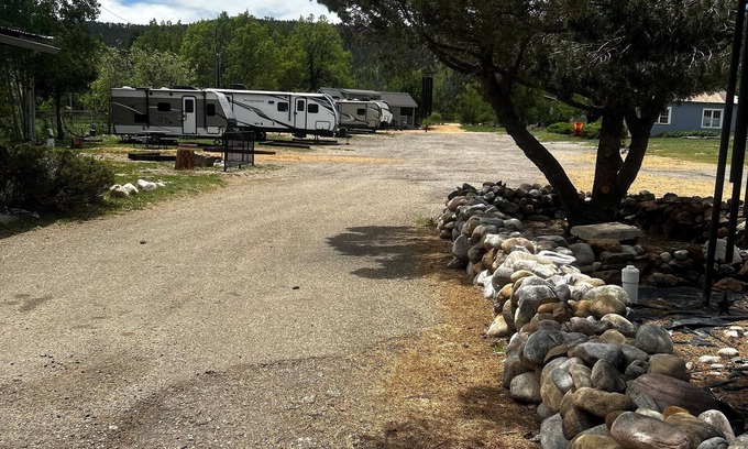 Cleveland Hotel | Historic Mora Inn and RV Park