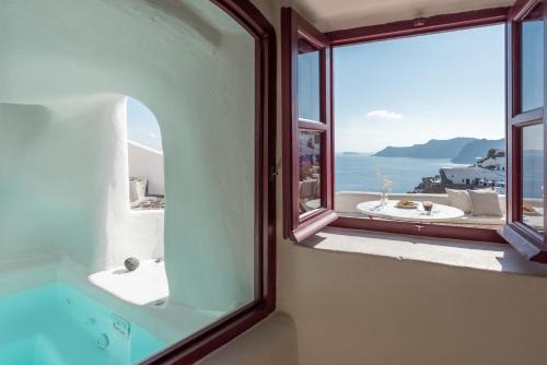 Oia Villa | Historic Old bakery cave by Cycladica