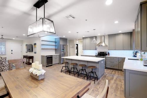 Arts District Apartment | Historic Oldtown Plaza 201