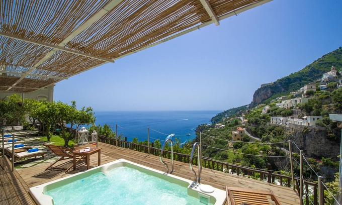 Pogerola Villa | Historic residence with spectacular views of the Amalfi sea and private jacuzzi