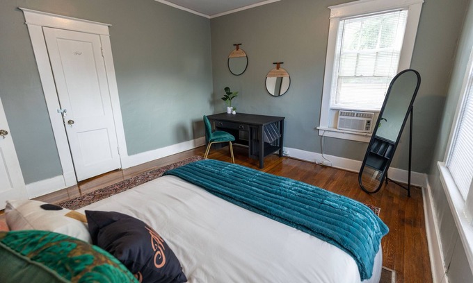 Evergreen House | Historic Revival 2BR Midtown Memphis Free Parking