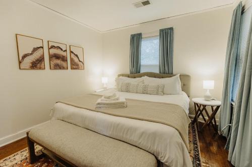 East Memphis House | Historic Revival King Bed Liberty Bowl Memphis 895