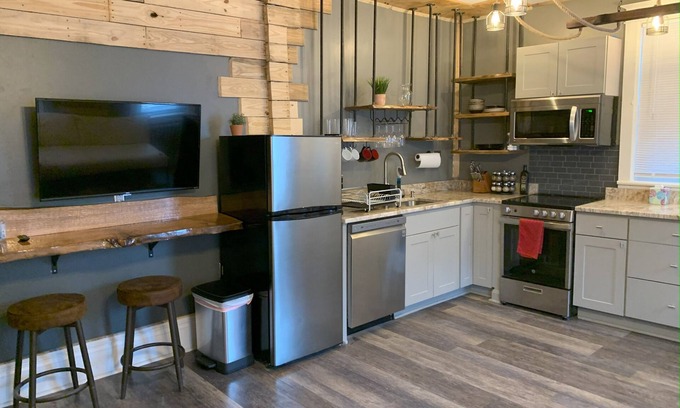 Harrisburg - Hershey Apartment | Historic Riverfront Vintage Gem
