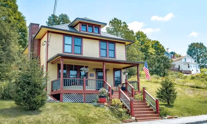Thomas House | Historic Sears Roebuck House