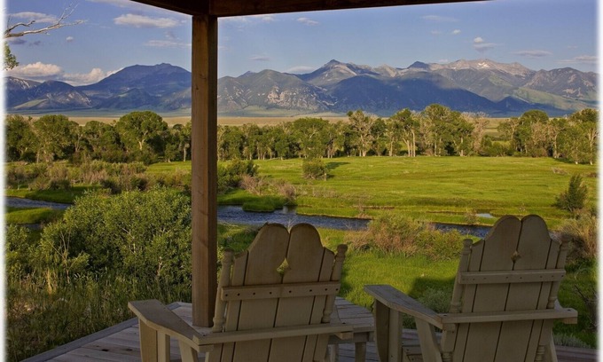 Ennis House | Historic Thextondale - Historic stone homestead on Madison River Property!