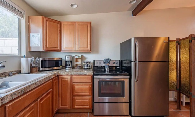 Blenman-Elm Apartment | Historic Tucson Studio + 1BA Near UA & UMC - Low Summer Rates! 🏡