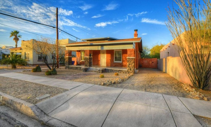 Feldman's House | Historic University Area/Pet Friendly