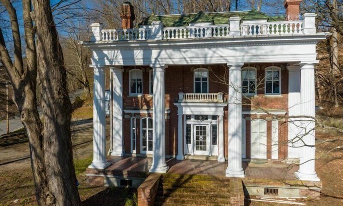 Springfield House | Historic Vermont Mansion Ideal 4 Retreats & Events