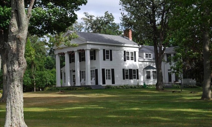 Cape Vincent House | Historic Waterfront Mansion