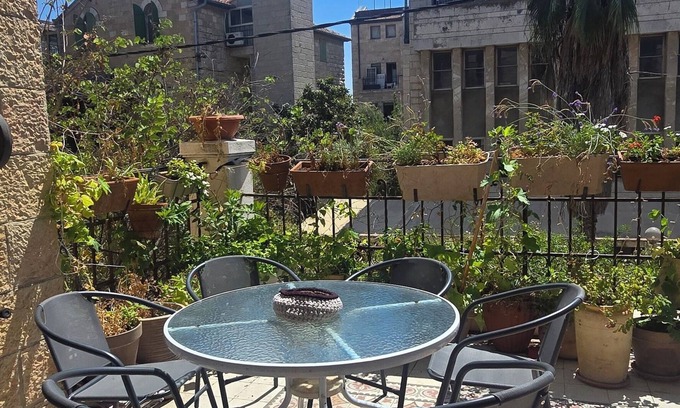 Talbieh Apartment | Historical apartment in the hart of Jerusalem