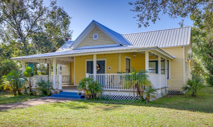 Arcadia Historic District House | Historical Arcadia Vacation Rental w/ Deck!