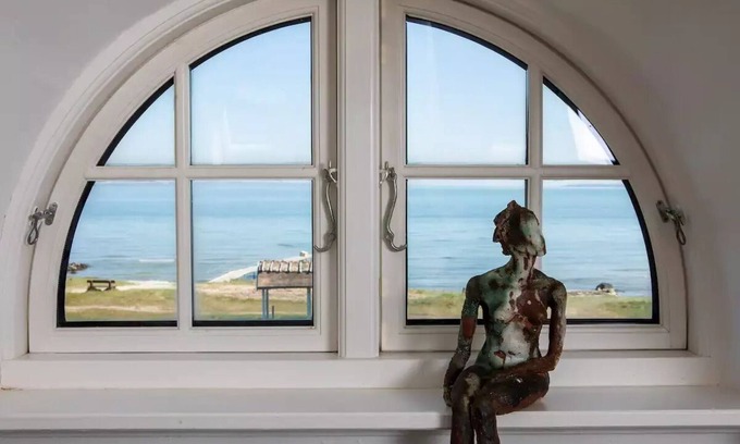 Snekkersten Villa | Historical beachhouse with fireplace and view of Sweden