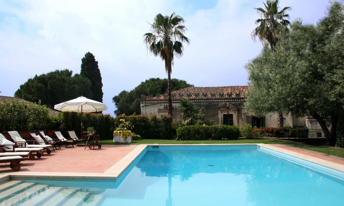 Taormina House | Historical country house near Taormina & the sea. Stunning view of Mt Etna