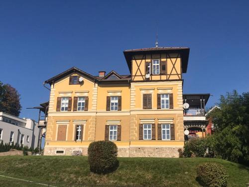 Velden am Worther See Apartment | Historische Villa Velden im Zentrum