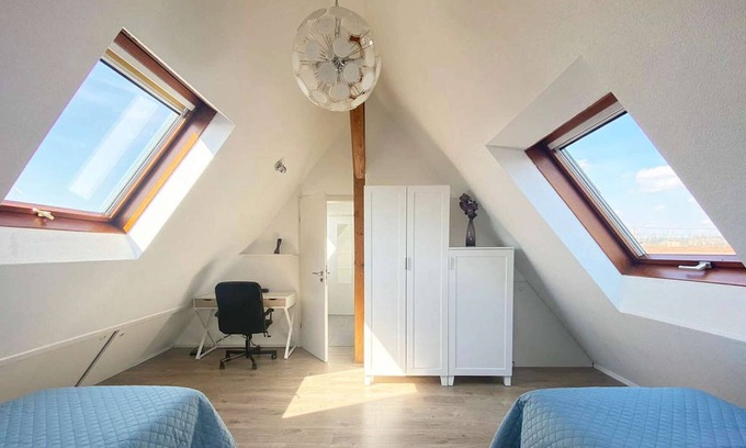 Wendlingen am Neckar Apartment | HÖ01 large apartment with dryer and washing machine